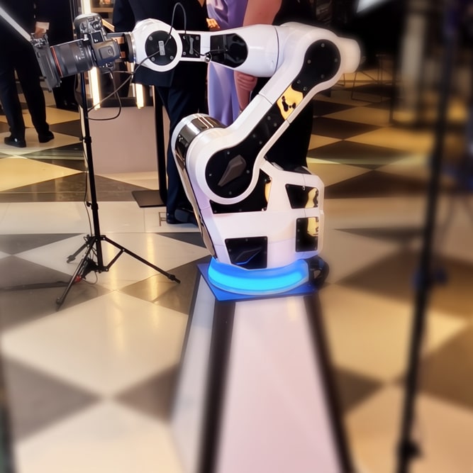 selfiefiebox-berlin-glambot-high-speed-camera-quadratisch
